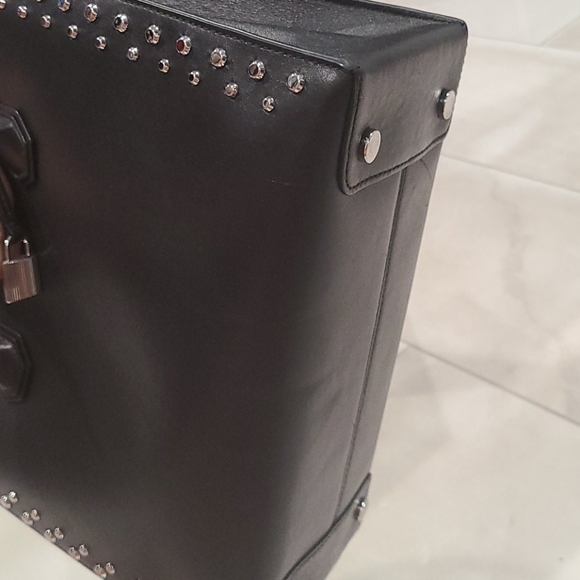 Micheal kors purse - Picture 6 of 10